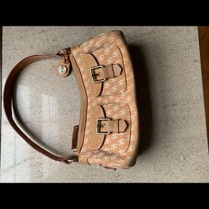 I am selling a Dooney&Bourke bag